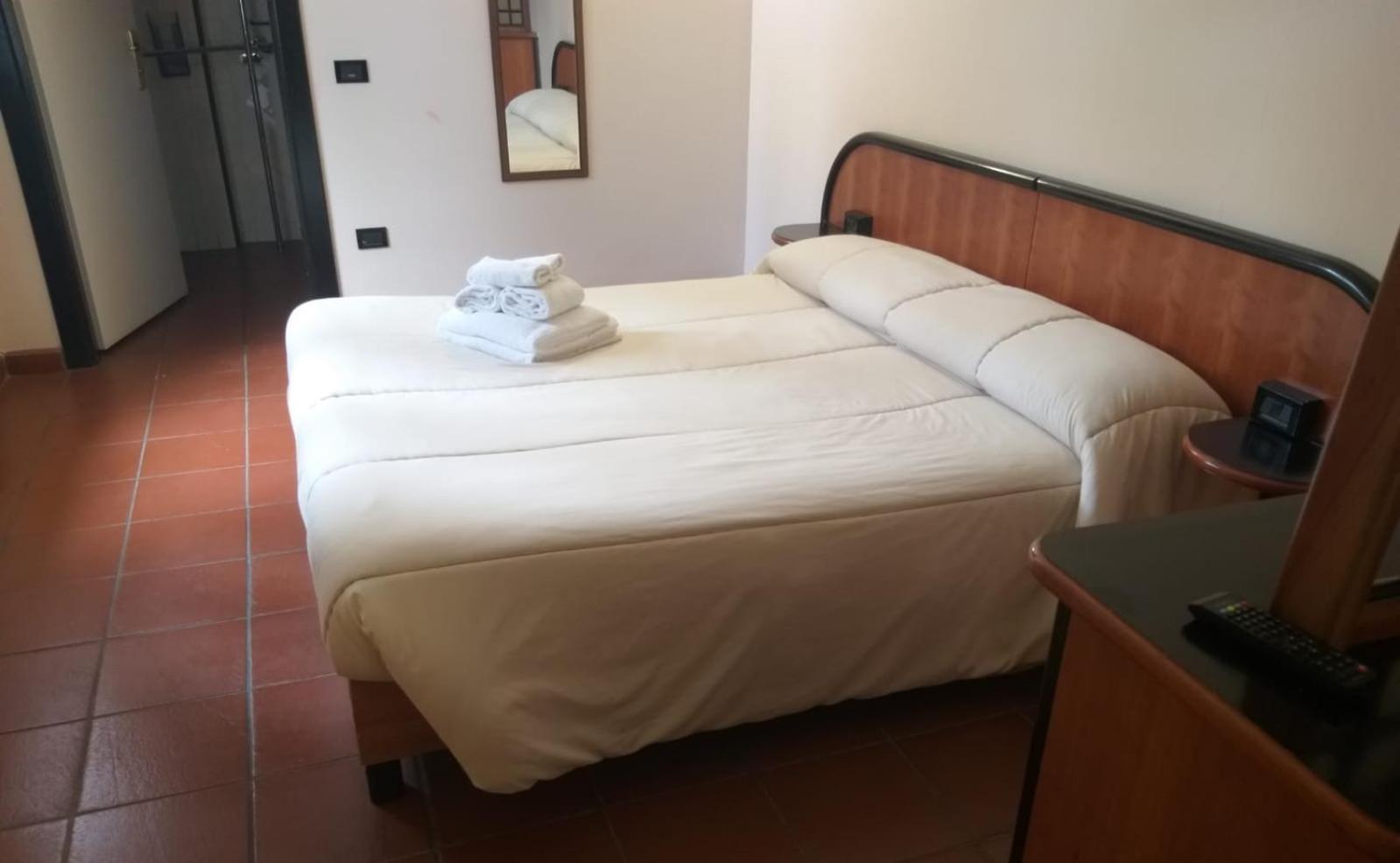 פסקאסרולי Lh Albergo Il Picchio מראה חיצוני תמונה
