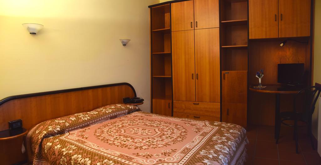 פסקאסרולי Lh Albergo Il Picchio חדר תמונה