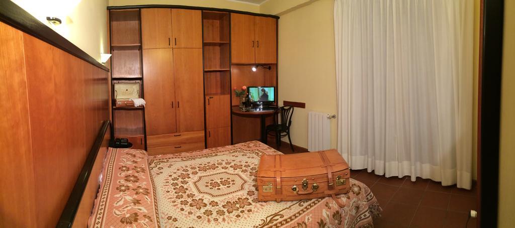 פסקאסרולי Lh Albergo Il Picchio חדר תמונה